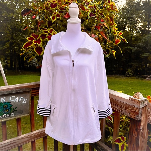 Karen Scott Jackets & Blazers - Karen Scott Sport Zip Up Jacket, 3/4 Sleeves, White with Navy Trim, Size XL